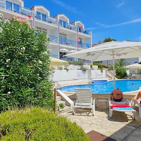 Front With Swimming Pool, Illyria 102 Milna (Brac)