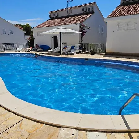 Front With Swimming Pool, Illyria 102 Apartment