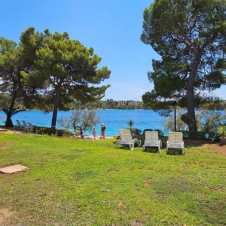 Front With Swimming Pool, Illyria 102 * Milna (Brac)